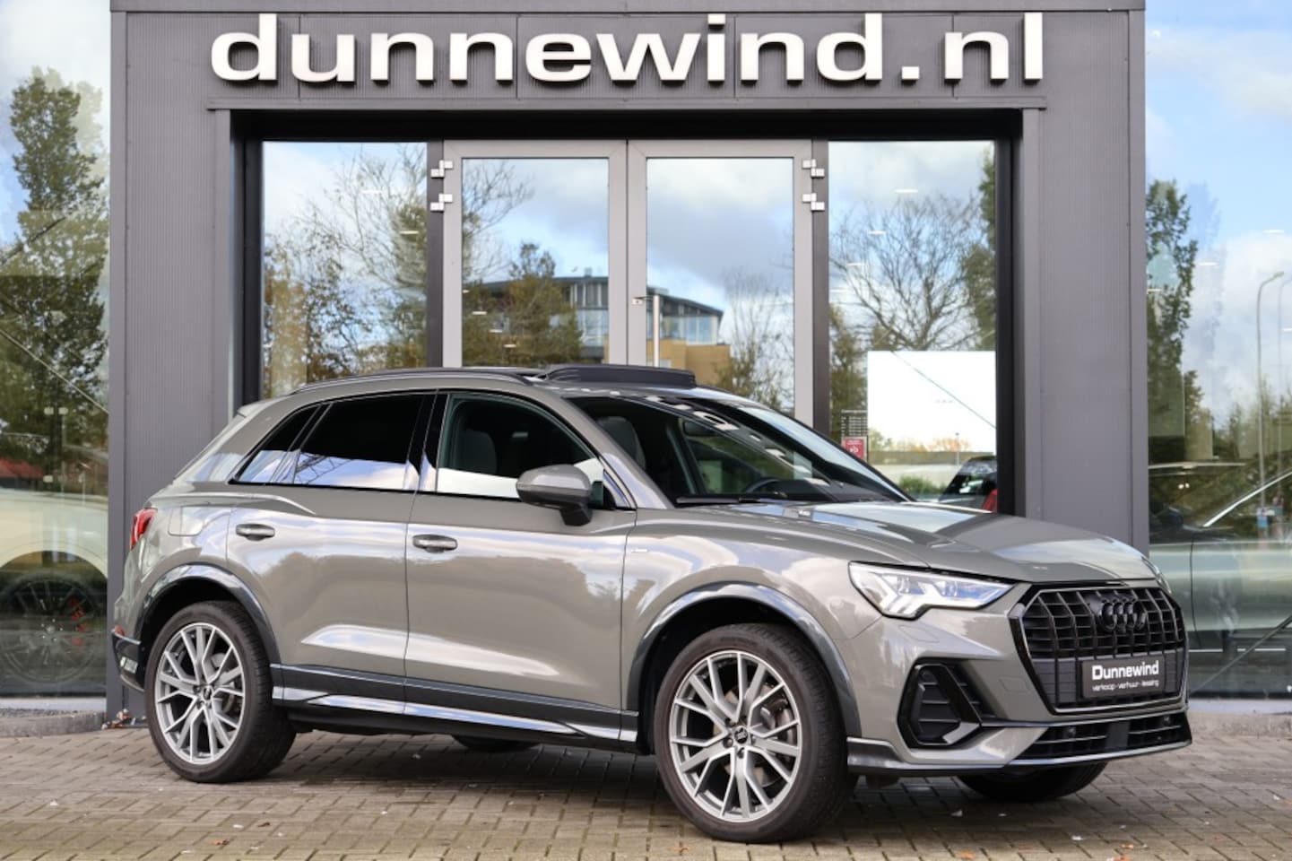 Audi Q3 - 45 TFSI e *S LINE*SFEER*PANO*MATRIX*KEYLESS*TREKHAAK*LEDER* - AutoWereld.nl