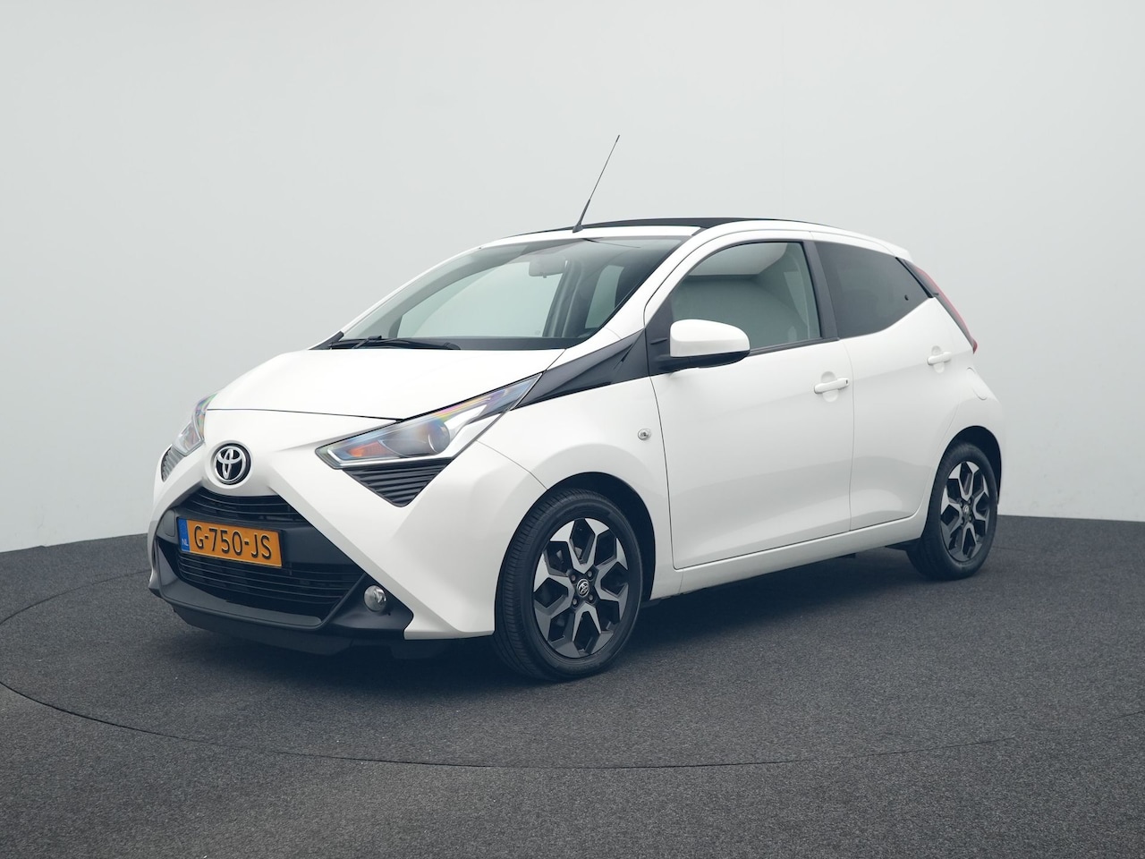 Toyota Aygo - 1.0 VVT-i x-cite Cabrio - AutoWereld.nl
