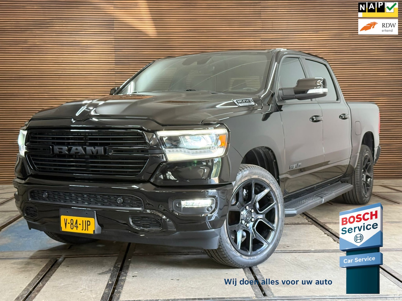 Dodge Ram 1500 - 5.7 V8 4x4 Crew Cab Sport | Full BLACK | Camera | ALPINE | Soft Cover | Apple Carplay | Cr - AutoWereld.nl