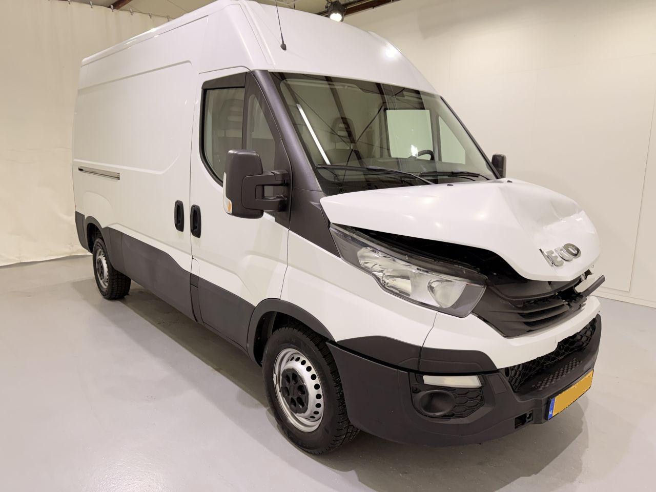 Iveco Daily - 35S12V 352 L2H2 - AutoWereld.nl