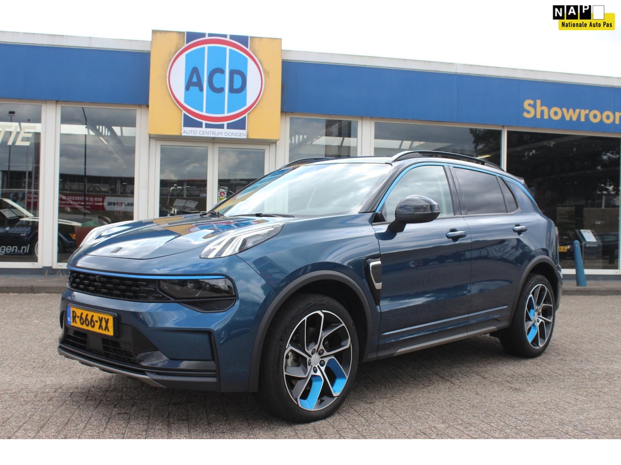 Lynk & Co 01 - 1.5 261pk PHEV 7DCTH | Orig.NL | PanoramaDak | 360 graden Camera | AppleCarplay | - AutoWereld.nl