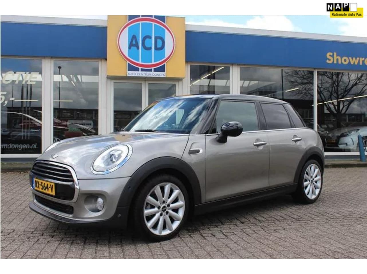 MINI Cooper - Mini 1.5 Chili Serious Business | PanoramaDak | Led | HeadUp display | Orig. NL | - AutoWereld.nl