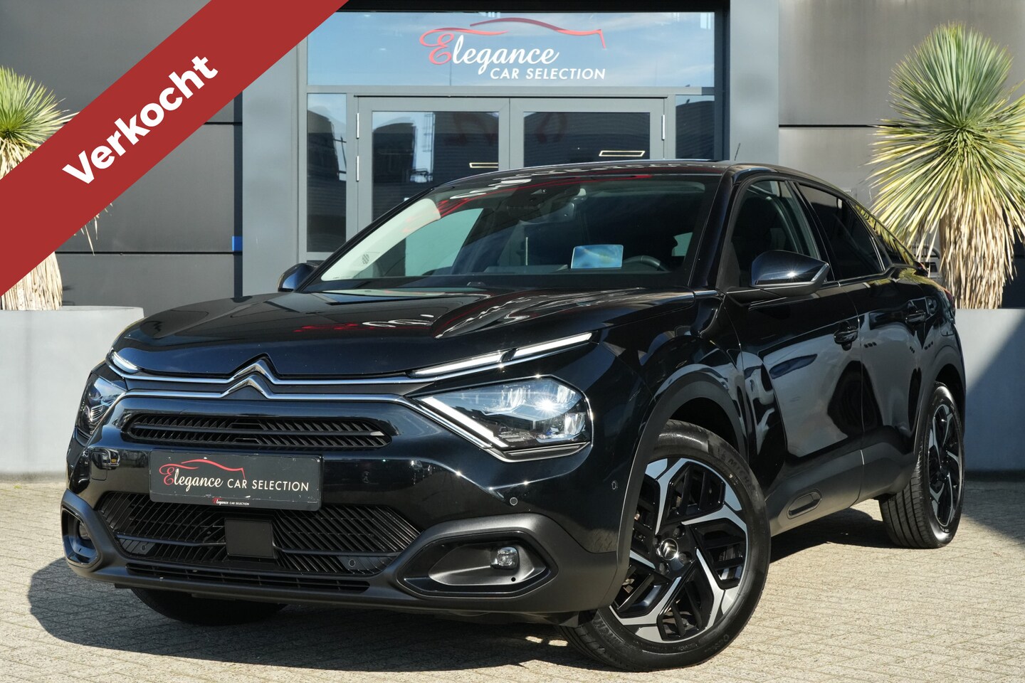 Citroën C4 - 1.2 Puretech Shine Pack Business 130pk Panormadak/Stoelverwarming/360Camera - AutoWereld.nl