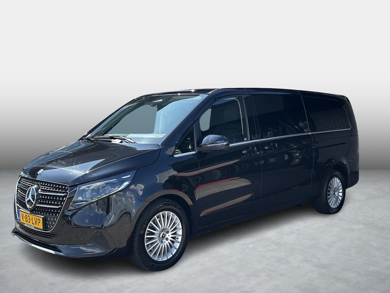 Mercedes-Benz V-klasse - 300d L3 Avantgarde + 239PK | DUBBELE CABINE | 360 CAM | Intelligente Binnenspiegel| Multib - AutoWereld.nl