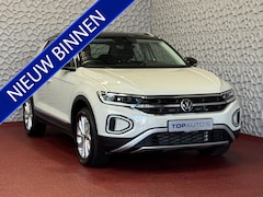 Volkswagen T-Roc - 1.5 TSI 150PK STYLE PLUSBI-TONE ZWART DAK/SPIEGELS ALCANTARA IQ. ELEK.KLEP ADAP.CRUISE VIR