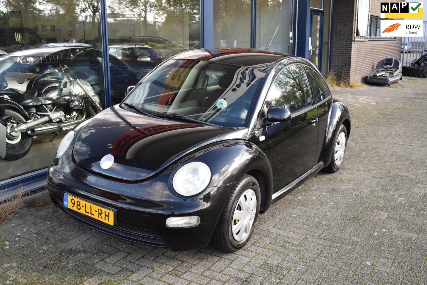 Volkswagen New Beetle - 1.6 - AutoWereld.nl
