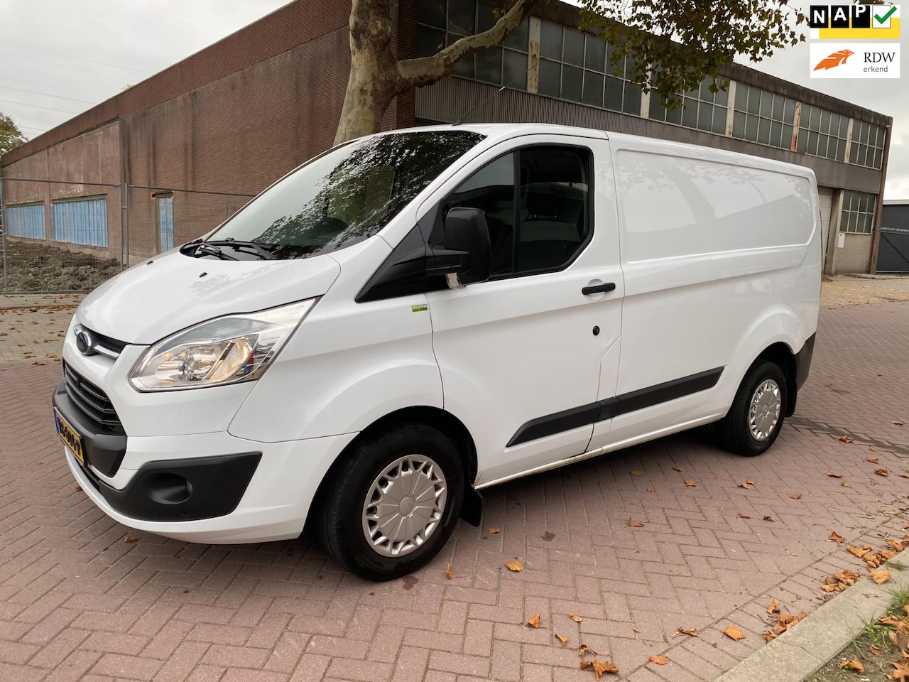 Ford Transit Custom - 270 2.2 TDCI * Airco * Navigatie * Camera * Cruise Control * PDC * 2013 * Euro5 * APK 14-4 - AutoWereld.nl