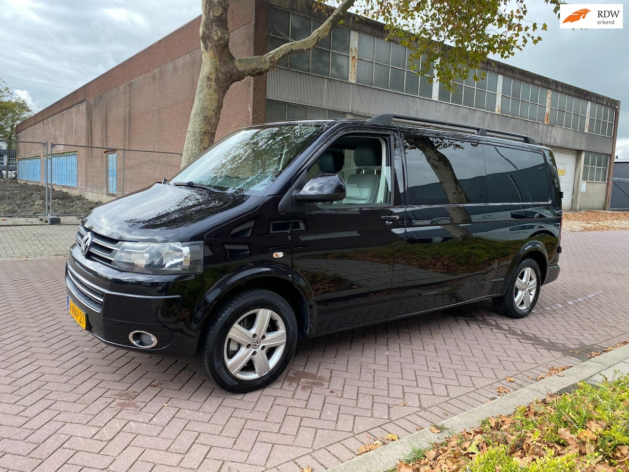 Volkswagen Transporter - 2.0 TDI L2H1 DC Comfortline * Automaat * AC/Clima *Navigatie *Cruise Control*Camera * Auto - AutoWereld.nl