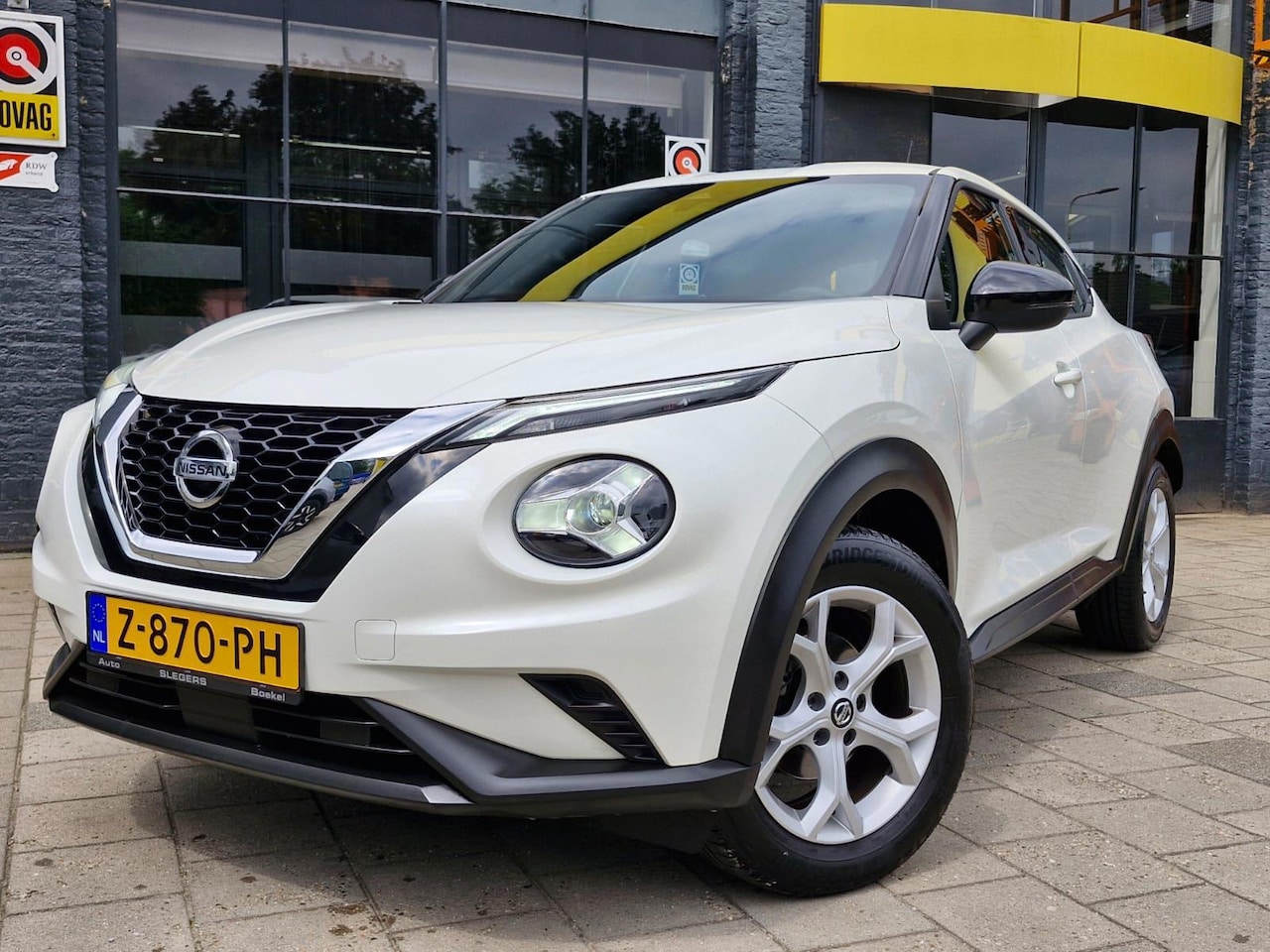 Nissan Juke - 1.0 DIG-T N-Connecta Automaat | Trekhaak | Camera | Stoelverwarming | Climate Control | Cr - AutoWereld.nl