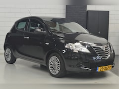 Lancia Y(psilon) - Ypsilon 1.2 Black & Red //. 101.000 km // AIRCO // BLEU&ME // * ZATERDAG 25-10 GESLOTEN