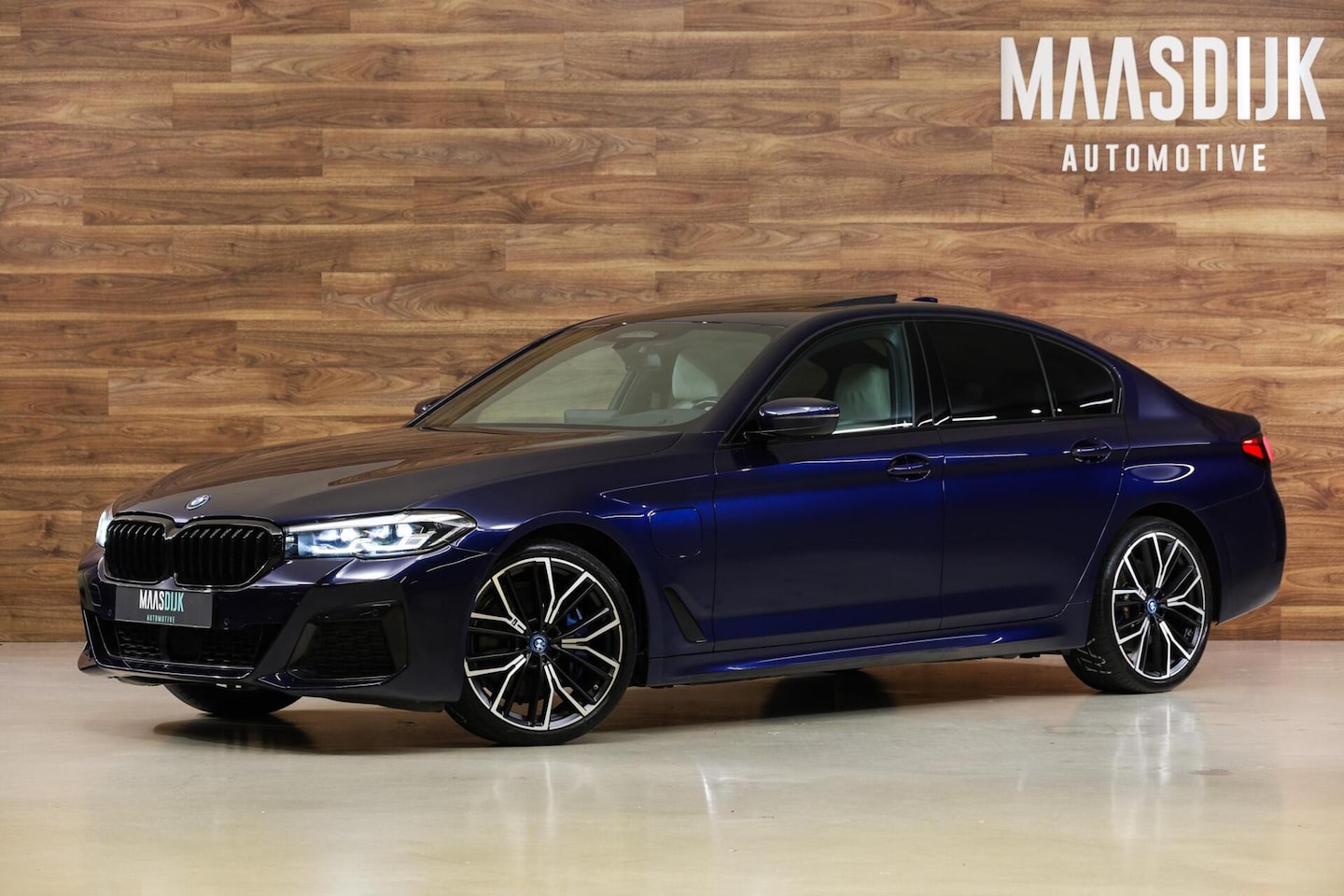 BMW 5-serie - 530e M-Sport|Individual|ACC|Pano|HUD|H&K|Camera| - AutoWereld.nl