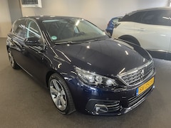 Peugeot 308 - 1.2 PureTech Allure 130pk Navigatie-Verwarmde voorstoelen-Climate control-Parkeersensoren