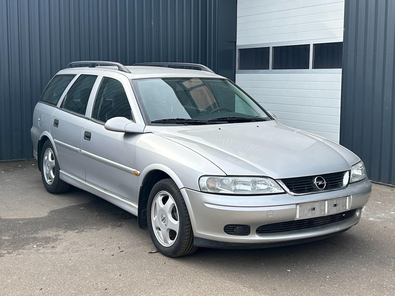 Opel Vectra Wagon - 1.8-16V Centennial 1.8-16V Centennial - AutoWereld.nl