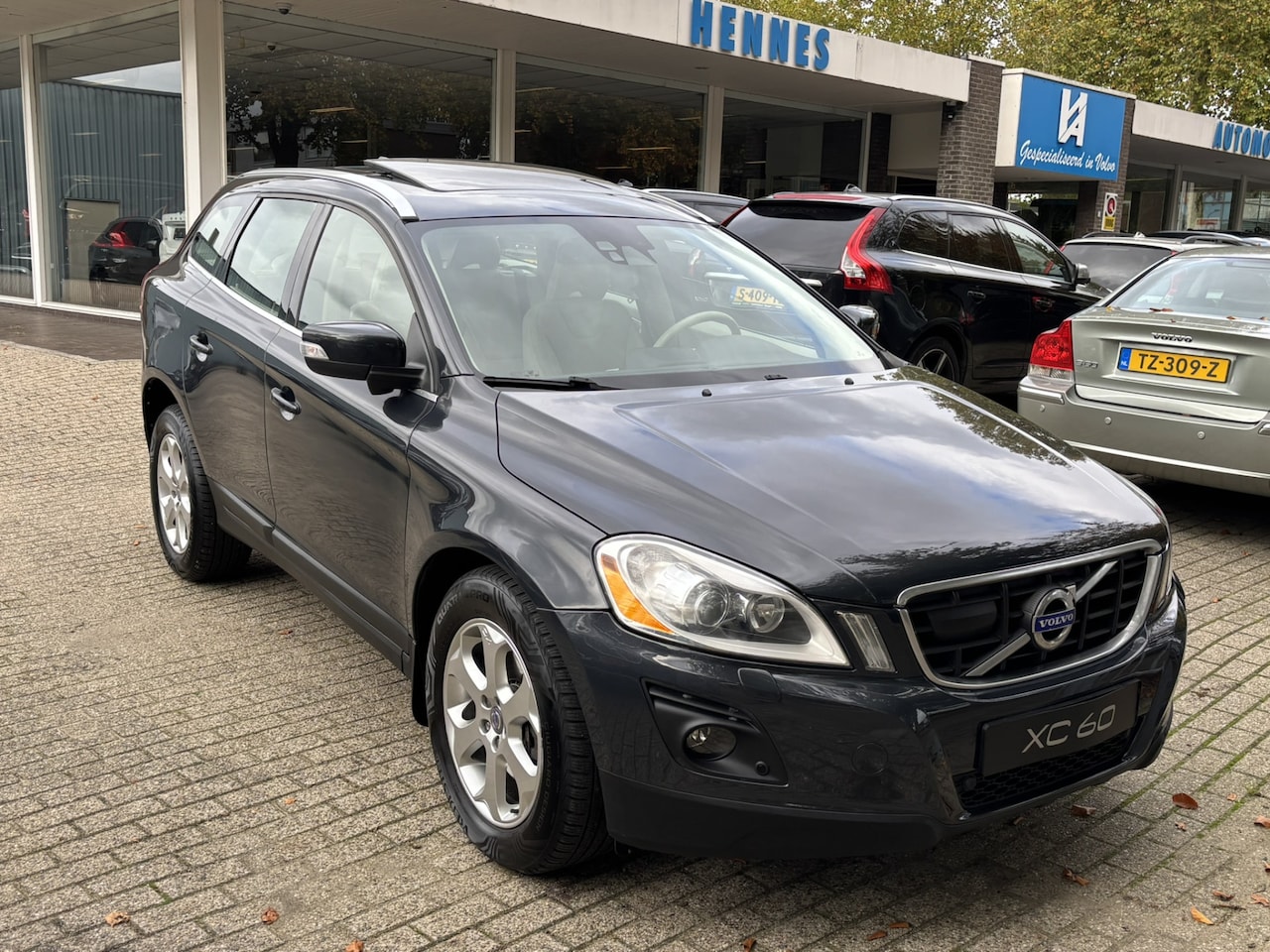 Volvo XC60 - 3.0 T6 AWD LPG Summum ACC Keyless pano - AutoWereld.nl