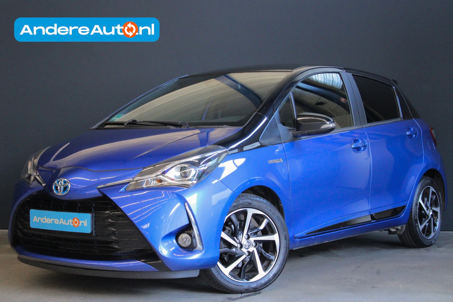 Toyota Yaris - 1.5 Hybrid Bi-Tone |dealer onderhouden|Apple/Android|camera|cruise control|keyless| - AutoWereld.nl