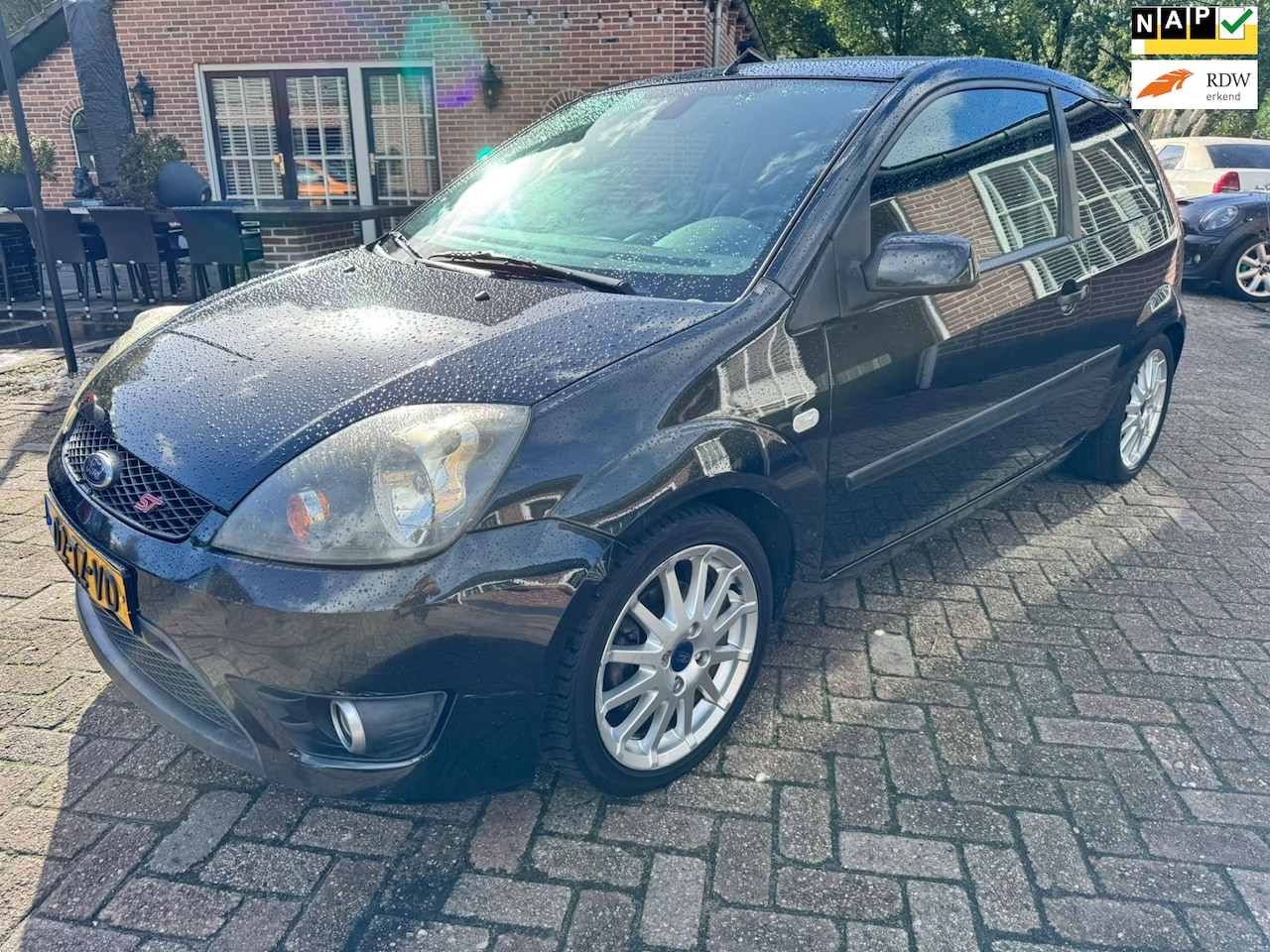 Ford Fiesta - 1.6-16V Rally Edition MIEUWE APK 10-2026 - AutoWereld.nl
