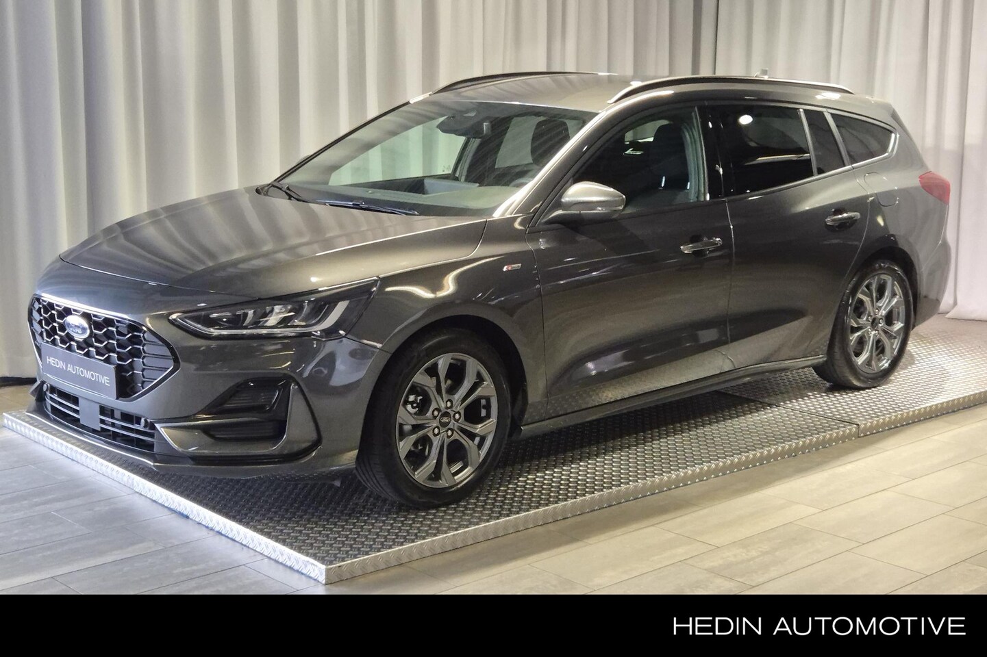 Ford Focus Wagon - 1.0 EcoBoost Hybrid ST Line Groot scherm - AutoWereld.nl