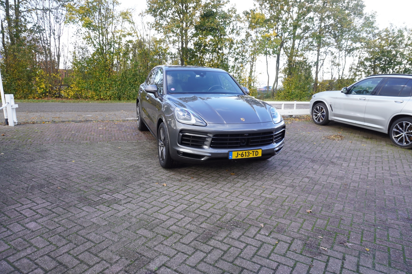 Porsche Cayenne - 3.0 E-Hybrid TREKHAAK SPORTCHRONO 360CAM BOSE MEMMORY - AutoWereld.nl