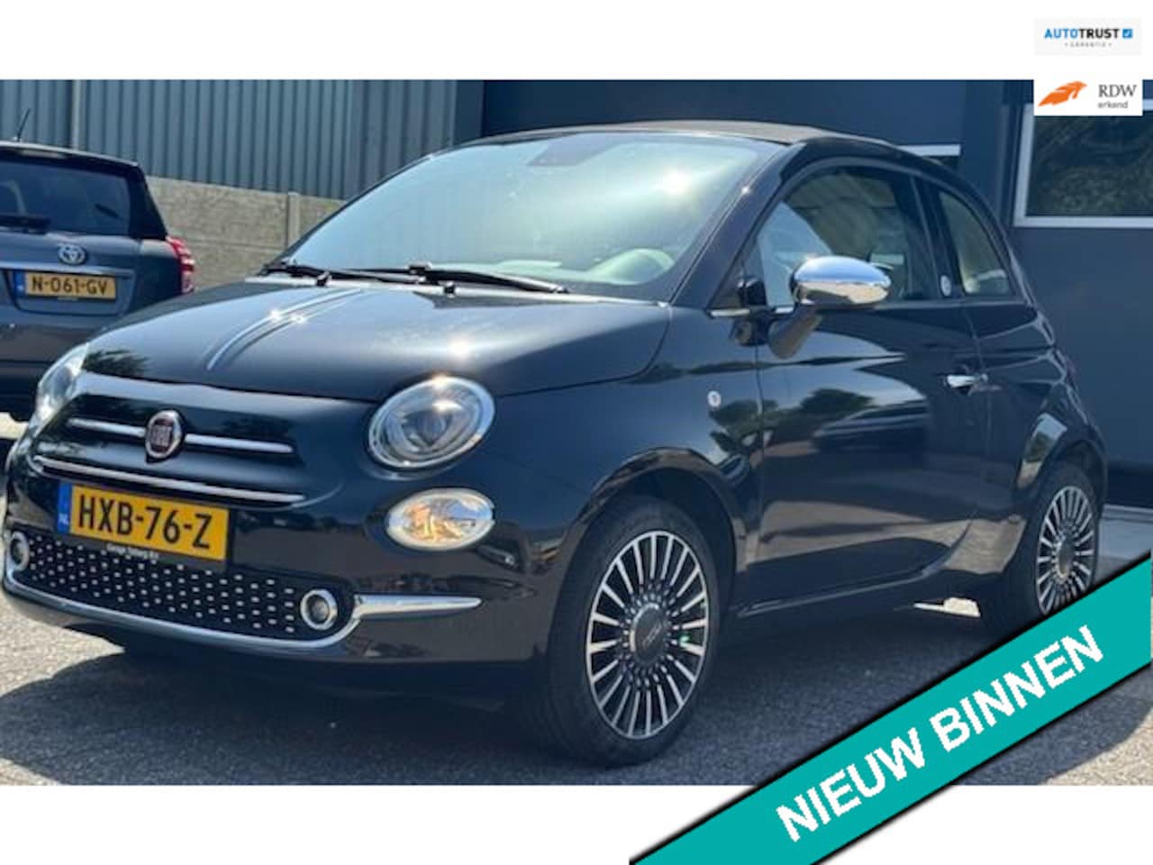 Fiat 500 C - 1.2 Young CABRIO MET ZWART CABRIO DAK BLACK EDITION, ZUINIG EN DIRECT BESCHIKBAAR. Zowel i - AutoWereld.nl
