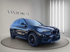 BMW X1 - sDrive18i Executive | Navigatie | Leder | 19" Velg | Trekhaak | Elektr.Achterklep | Parkse