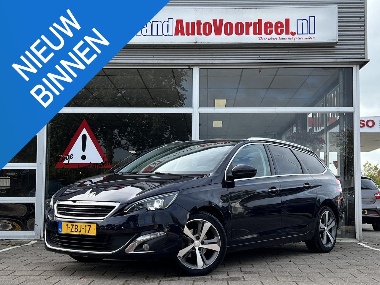 Peugeot 308 SW - 1.2 Première Automaat / Vol opties / LED / Keyless / Trekhaak / 2014 - AutoWereld.nl