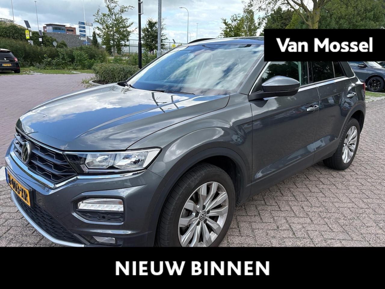 Volkswagen T-Roc - 1.5 TSI Sport 150 PK | Automaat | Airco | Navigatie | Apple Carplay | Adaptive Cruise Cont - AutoWereld.nl