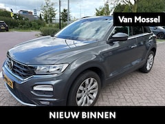 Volkswagen T-Roc - 1.5 TSI Sport 150 PK | Automaat | Airco | Navigatie | Apple Carplay | Adaptive Cruise Cont