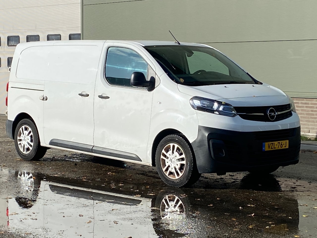 Opel Vivaro - 1.5 CDTI L2H1 Edition 1.5 CDTI L2H1 Edition - AutoWereld.nl