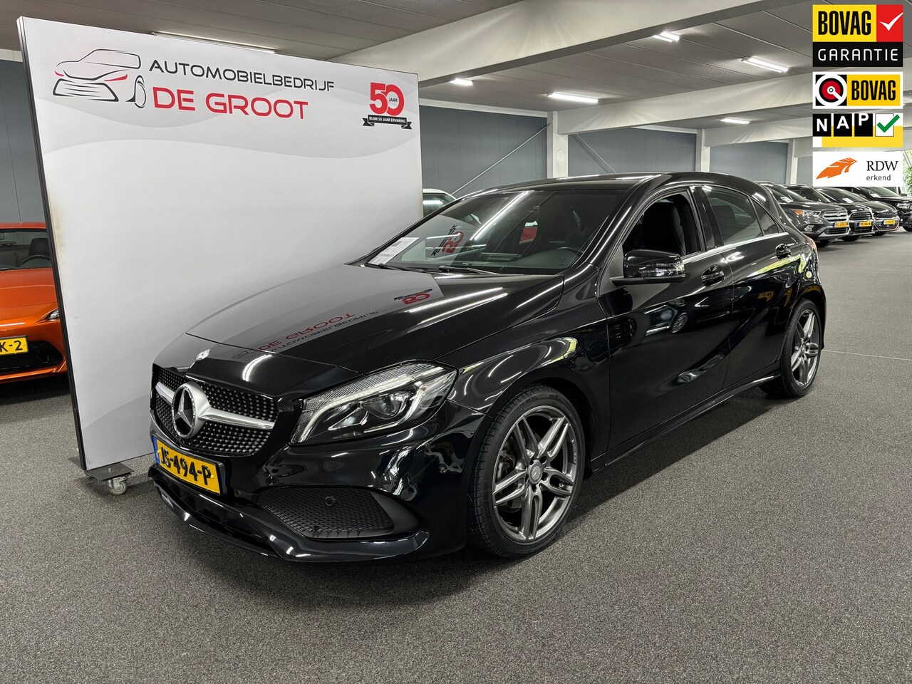 Mercedes-Benz A-klasse - 180 Ambition Nederlandse auto met Achteruitrijcamera en Parkeersensoren rondom - AutoWereld.nl