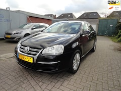Volkswagen Jetta - 1.6 Comfortline Business NAVI CLIMA