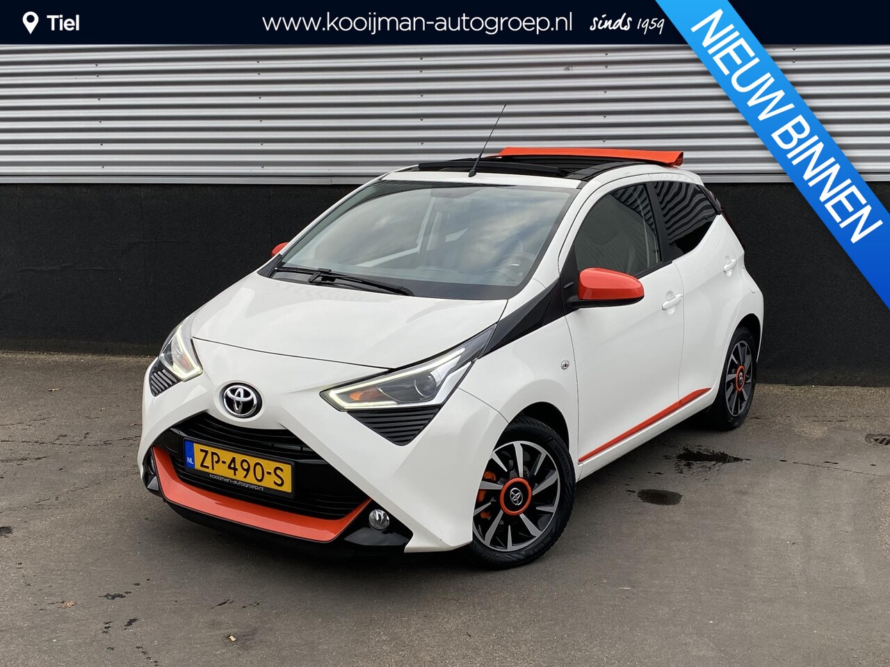 Toyota Aygo - 1.0 VVT-i x-cite Leuke cabrio met opvallend gekleurde details! Navigatie Apple CarPlay/And - AutoWereld.nl