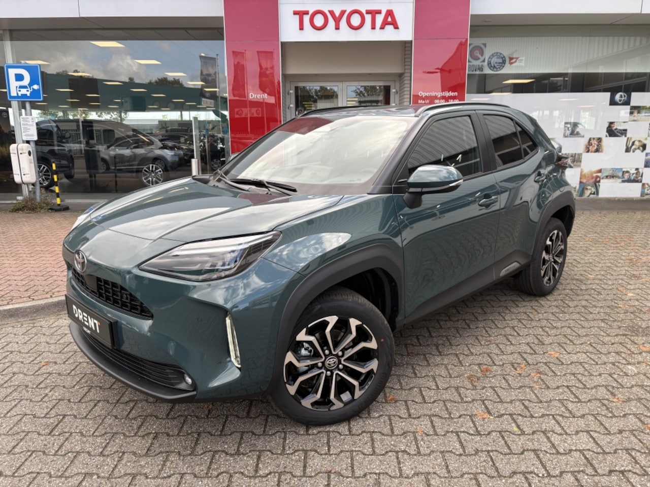 Toyota Yaris Cross - 1.5 Hybrid 130 Dynamic | Comfort Pack | Sensoren v/a | Stoelverw - AutoWereld.nl