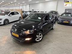 Volkswagen Polo - 1.4-16V Highline / NETTE AUTO / MULTIEMEDIA / NAP / RIJDT SCHAKELT GOED