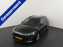 Ford Focus Wagon - EcoBoost Hybrid 125 pk ST Line | Trekhaak | Winter Pack | Camera | full LED | 4 seiz. band