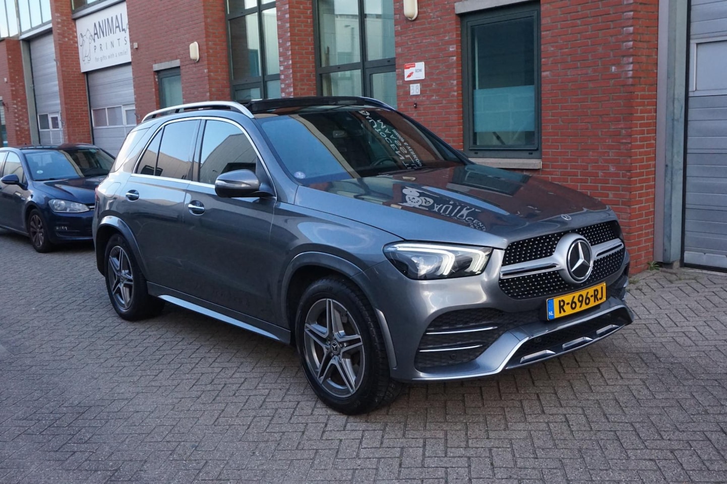Mercedes-Benz GLE-Klasse - 350 e 4MATIC Premium Plus Pano, Luchtvering ! - AutoWereld.nl