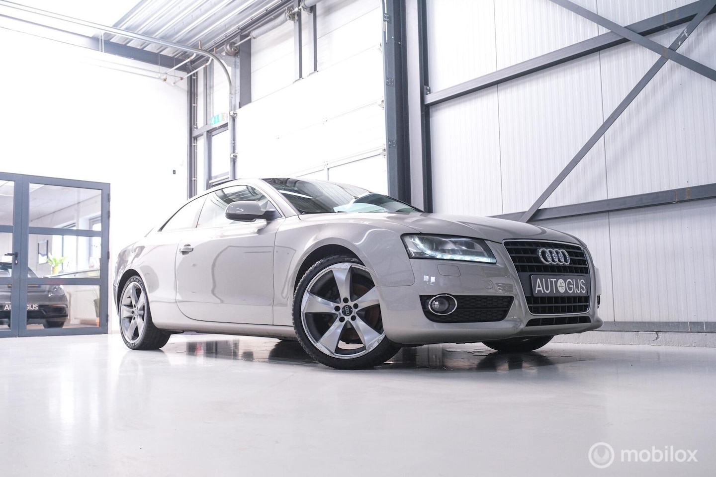 Audi A5 Coupé - 2.0 TFSI 180 pk | Panorama | NL auto NAP | Trekhaak | LED | Leder | Navi | - AutoWereld.nl