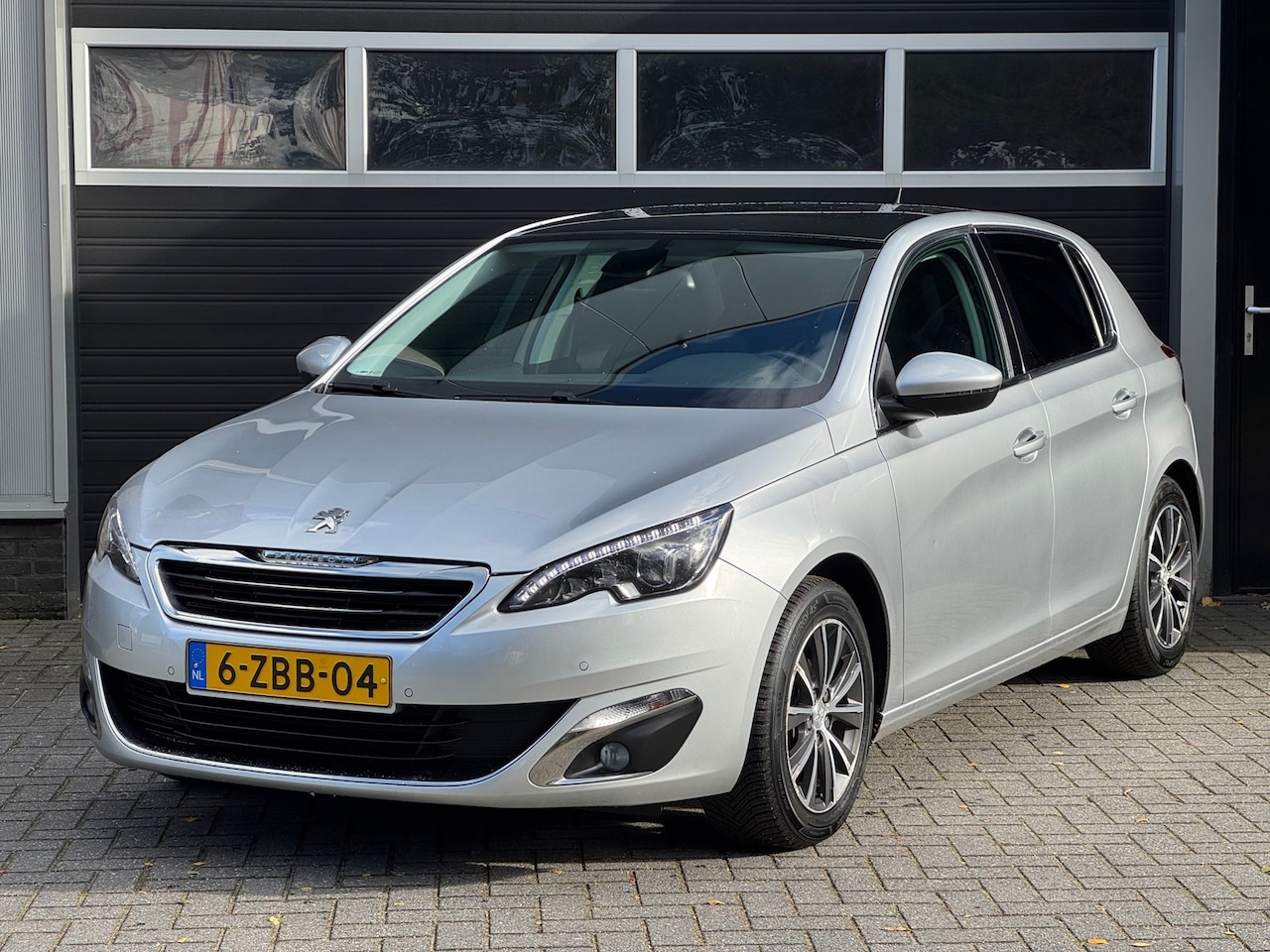 Peugeot 308 - 1.6 BlueHDi Blue Lease Premium Xenon/Led, Pano, Navi, Cruise, NAP - AutoWereld.nl