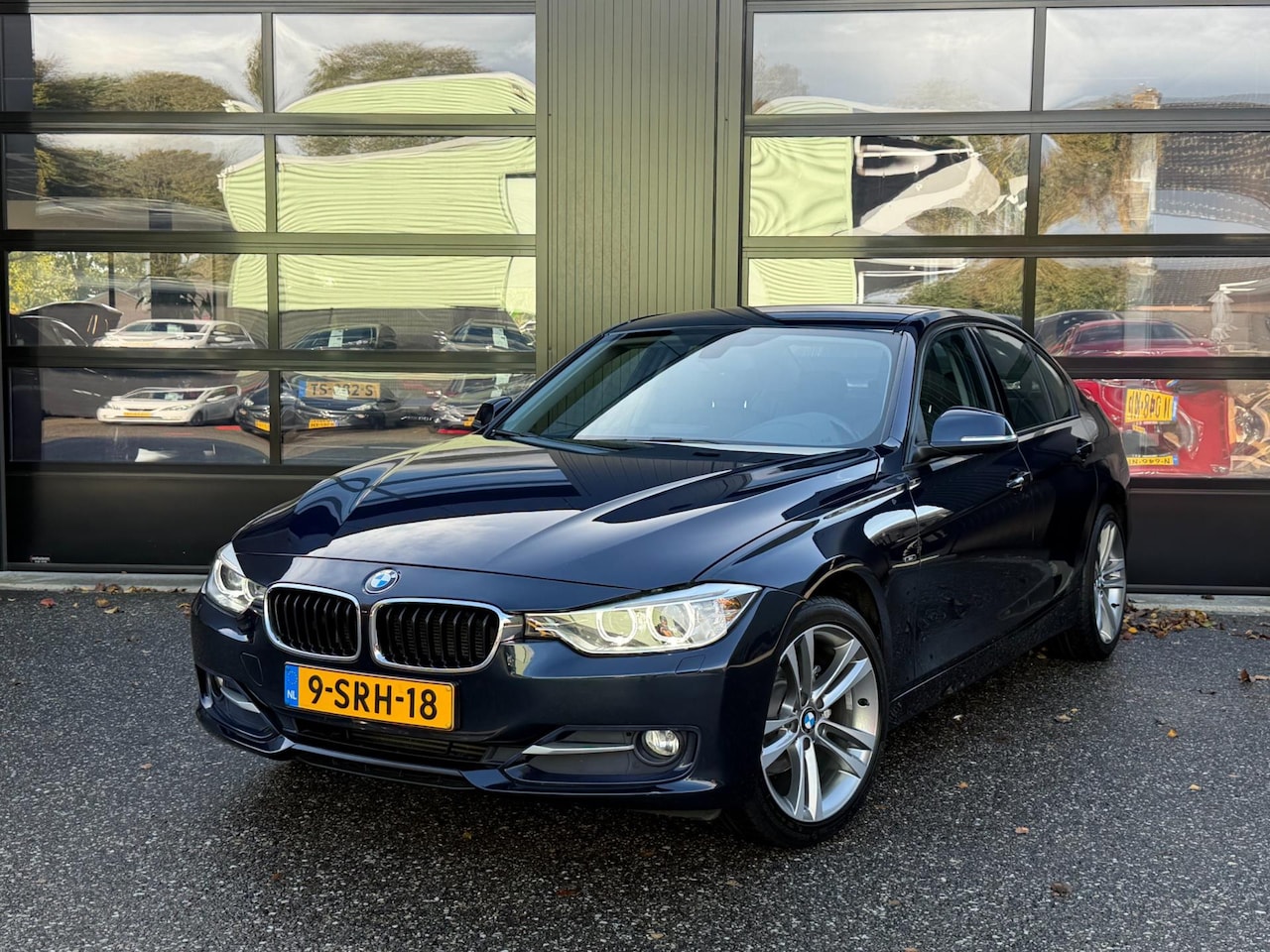 BMW 3-serie - 316i Sport Line Imperialblau Metallic Navi Xenon - AutoWereld.nl