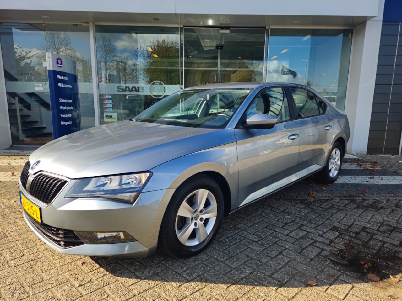 Skoda Superb - 1.4 TSI ACT Act. Bns - AutoWereld.nl