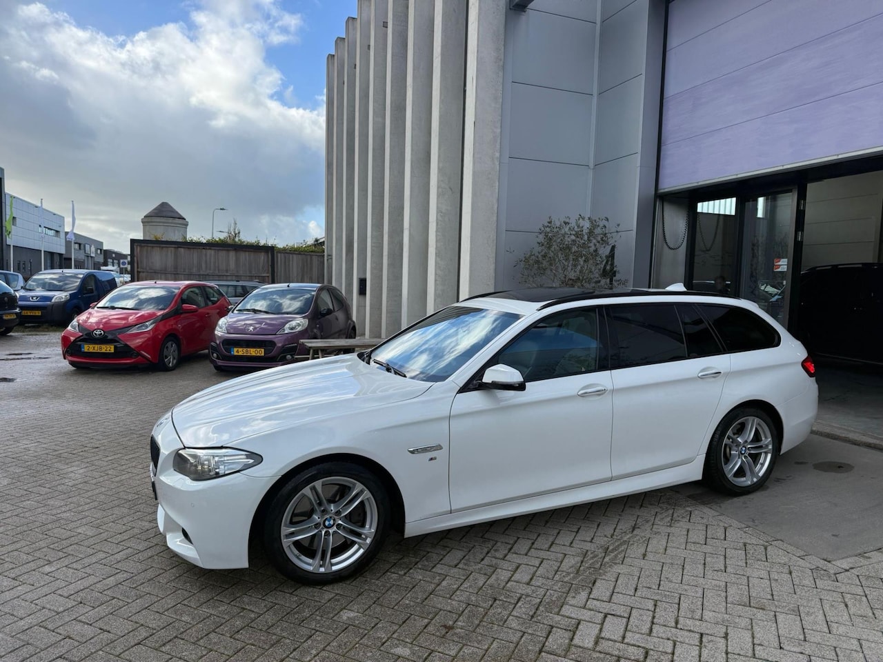 BMW 5-serie Touring - 530d M Sport Edition VOL OPTIES! TOP STAAT! INRUIL MOGELIJK! - AutoWereld.nl