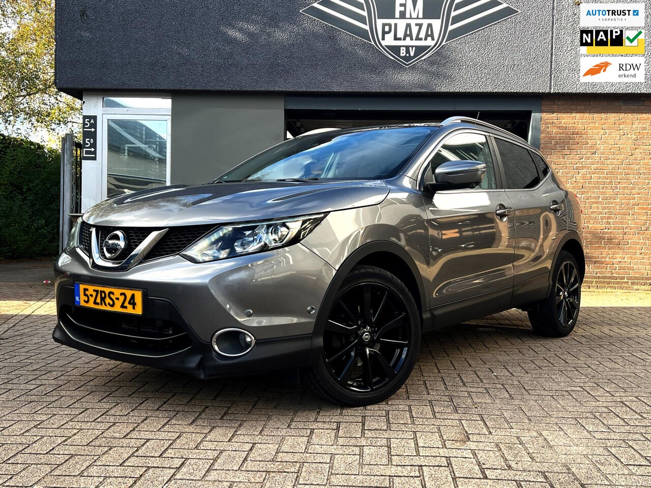 Nissan Qashqai - 1.2 Tekna 3d cam_Navi__Pano_Leder_Nette auto - AutoWereld.nl