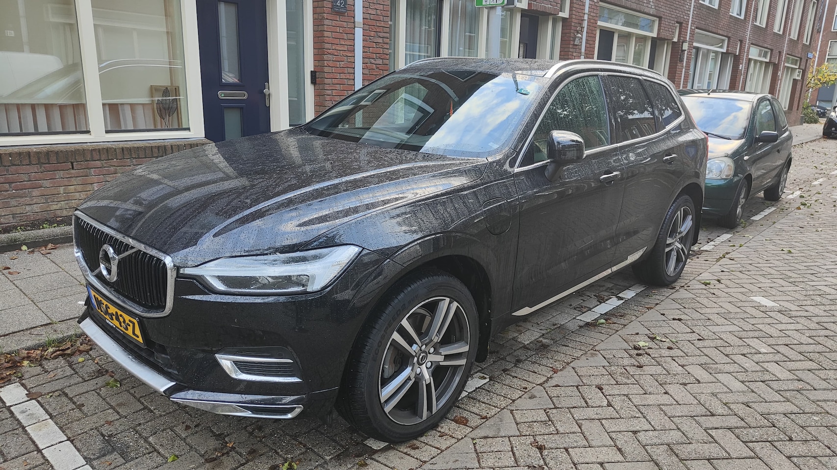Volvo XC60 - 2.0 T8 Twin Engine AWD Momentum VOLVO XC60 T8 - AutoWereld.nl