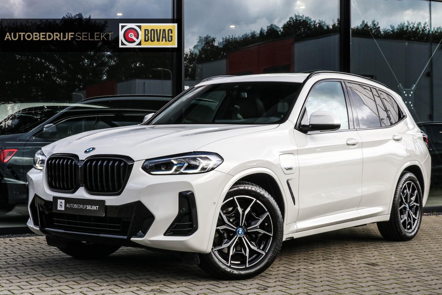 BMW X3 - XDrive30e M-SPORT - PANO - TREKAAK - LASER - VOL!! - AutoWereld.nl