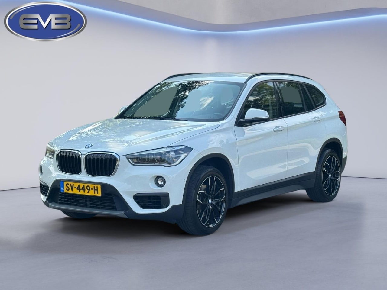 BMW X1 - SDrive18i AUTOMAAT High Executive, leder, stoelverwarming, dealer onderhoud, navi, afn.tre - AutoWereld.nl