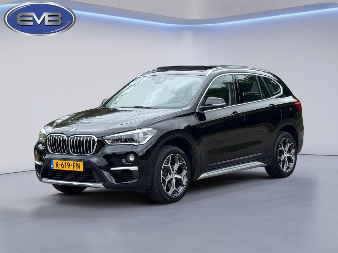 BMW X1 - sDrive20i High Executive SDrive20i 192 pk High Executive, panoramadak, trekhaak, 1/2 lederen sportinterieur - AutoWereld.nl