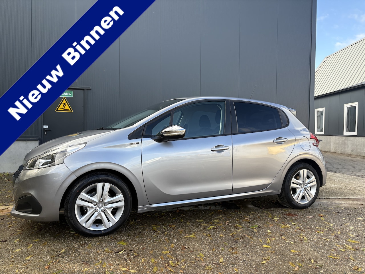 Peugeot 208 - 1.2 PureTech Signature 1.2 PureTech Signature - AutoWereld.nl