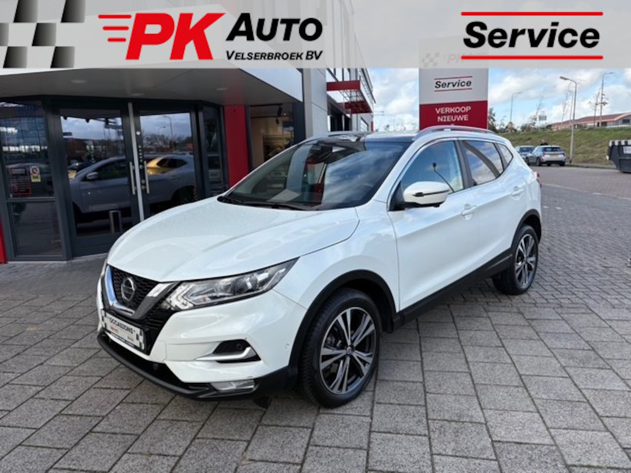 Nissan Qashqai - 1.3 DIG-T Tekna | Navi | Camera 360 | Trekhaak | 93680 km Dealeronderhouden - AutoWereld.nl