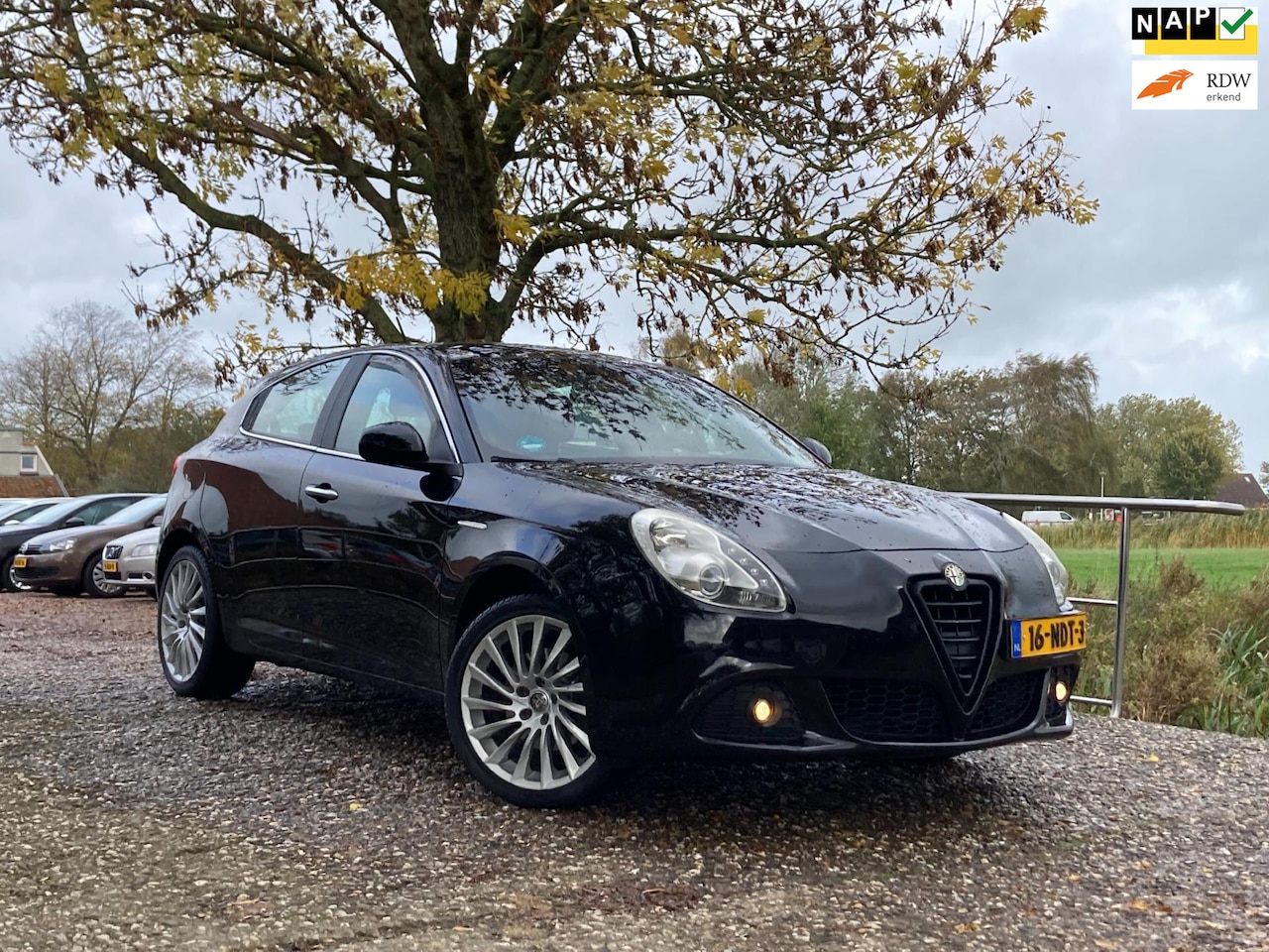 Alfa Romeo Giulietta - 1.4 T Distinctive | Leder + Navi + Clima + Cruise nu €4.975,-!! - AutoWereld.nl