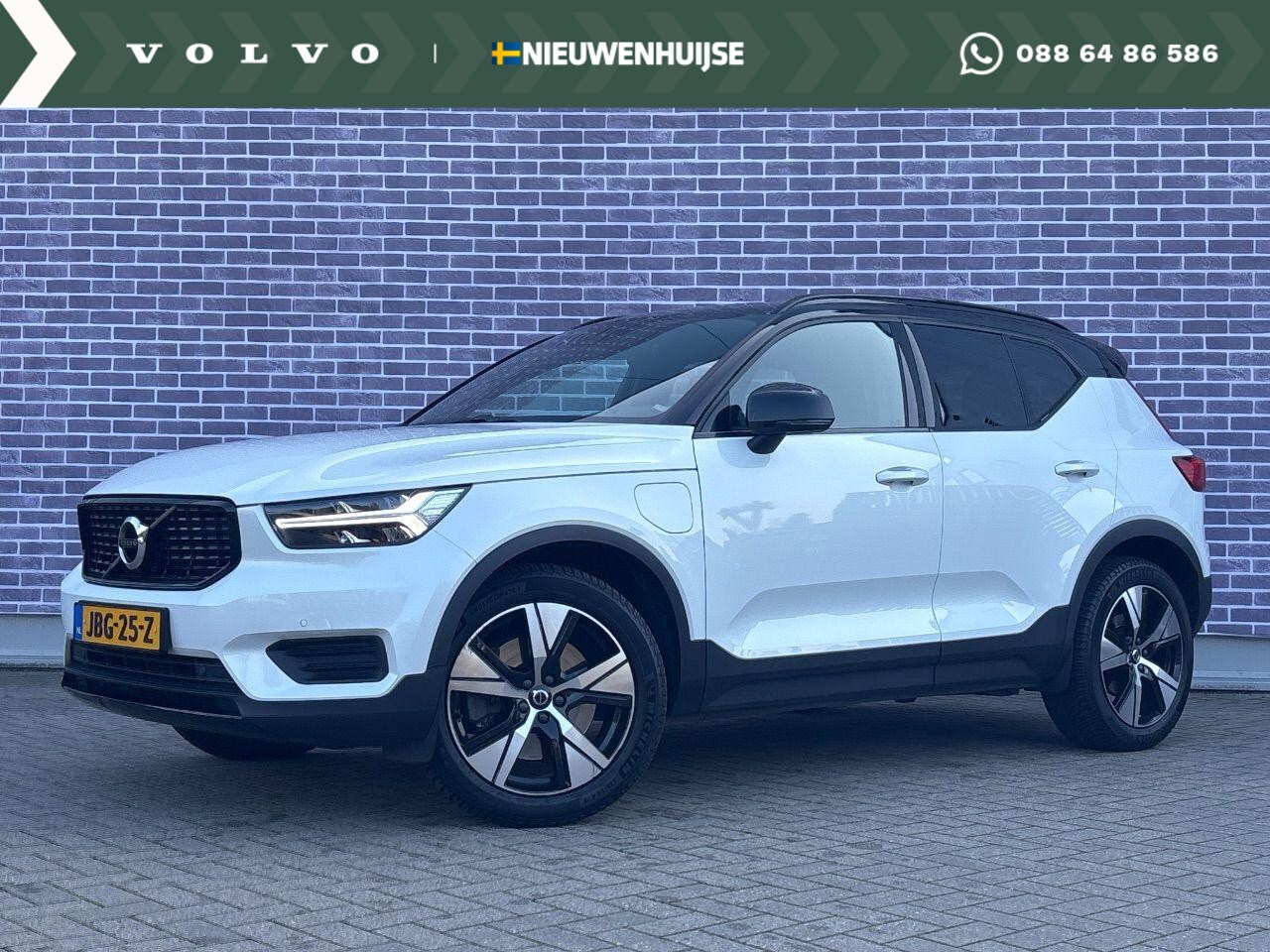 Volvo XC40 - 1.5 T5 Recharge R-Design | Stoelverwarming | Parkeercamera | Keyless | Elektrische achterk - AutoWereld.nl