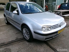 Volkswagen Golf - 1.4-16V